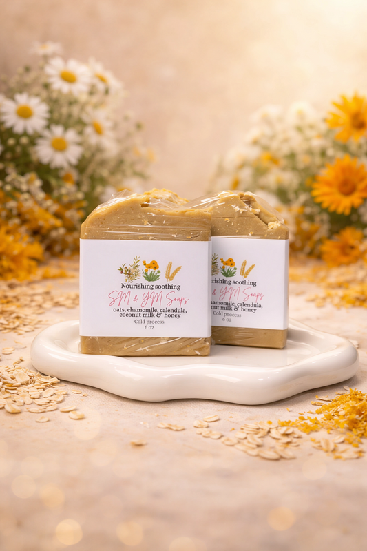 Nourishing soothing handmade soap / oats, chamomile, calendula, coconut milk and honey/Jabón nutritivo calmante/ avena, manzanilla, caléndula, leche de coco y miel